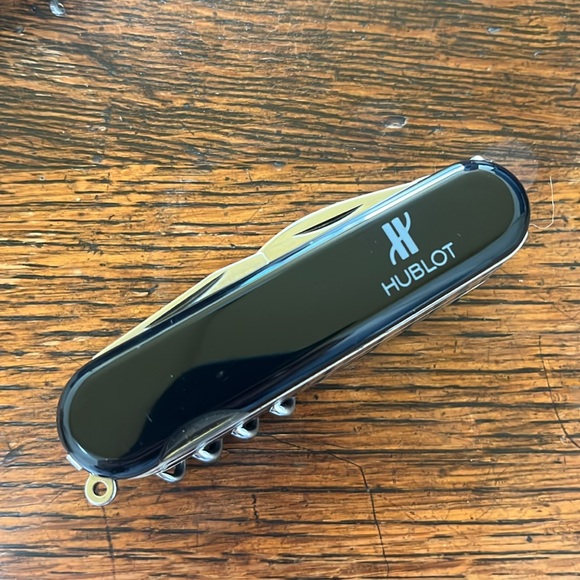 Hublot Multi-tool in pouch - Picture 2 of 6